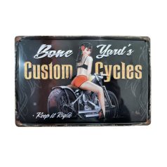   Vintage Dekor Fémtábla, dombornyomott 'Bone Yard's CUSTOM CYCLES' felirat, retro hangulatú kialakítás, 30x20cm