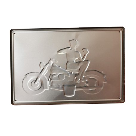 Vintage Dekor Fémtábla, dombornyomott, 'Best Garage for Motorcycles' felirat, retro hangulatú kialakítás, 30x20cm