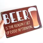 Vintage Dekor Fémtábla, dombornyomott, 'BEER' felirat, retro hangulatú kialakítás, 30x20cm, vörös-barna antikolt háttér