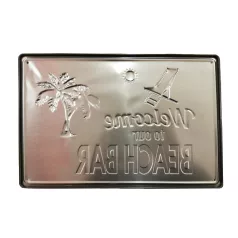   Vintage Dekor Fémtábla, dombornyomott 'BEACH BAR' felirat, retro hangulatú kialakítás, 30x20cm