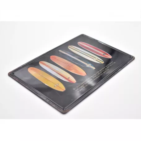 Vintage Dekor Fémtábla, dombornyomott szörf deszkák, retro hangulatú kialakítás, 30x20cm