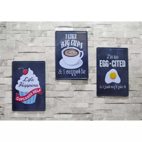 Vintage Dekor Fémtábla, dombornyomott 'Cupcakes Happen' felirat, retro hangulatú kialakítás, 20x30cm