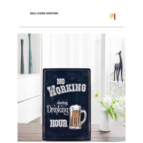 Vintage Dekor Fémtábla, dombornyomott, 'No Working during Drinking HOUR' felirat, retro hangulatú kialakítás, 20x30cm, vintage fekete háttér