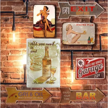 Vintage Dekor Fémtábla, dombornyomott 'ALL you need is LOVE and Home Wine' felirat, retro hangulatú kialakítás, 20x30cm