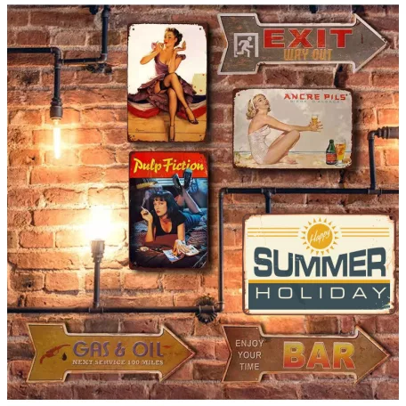 Vintage Dekor Fémtábla, dombornyomott, 'Happy SUMMER HOLIDAY' felirat, retro hangulatú kialakítás, 30x20cm