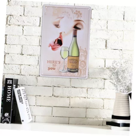 Vintage Dekor Fémtábla, dombornyomott 'Here's to you' felirat, dombornyomott Chardonnay, retro hangulatú kialakítás, 20x30cm