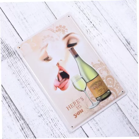 Vintage Dekor Fémtábla, dombornyomott 'Here's to you' felirat, dombornyomott Chardonnay, retro hangulatú kialakítás, 20x30cm