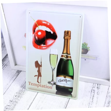 Vintage Dekor Fémtábla, dombornyomott, 'Temptation' felirat és egy üveg Carlo Rossi, retro hangulatú kialakítás, 20x30cm