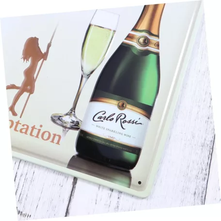 Vintage Dekor Fémtábla, dombornyomott, 'Temptation' felirat és egy üveg Carlo Rossi, retro hangulatú kialakítás, 20x30cm