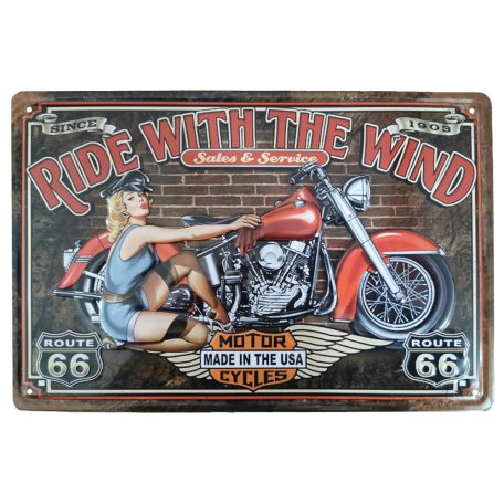 Vintage Dekor Fémtábla, dombornyomott, 'Route 66: Ride with the Wind' felirat, retro hangulatú kialakítás, 30x20cm