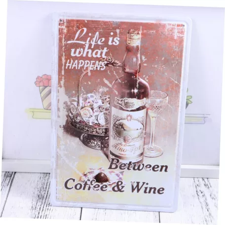 Vintage Dekor Fémtábla, dombornyomott 'Coffee and Wine' felirat, retro hangulatú kialakítás, 20x30cm