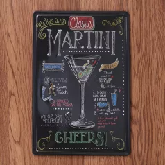   Vintage Dekor Fémtábla, dombornyomott 'MARTINI' felirat, retro hangulatú kialakítás, 20x30cm, sötét háttér