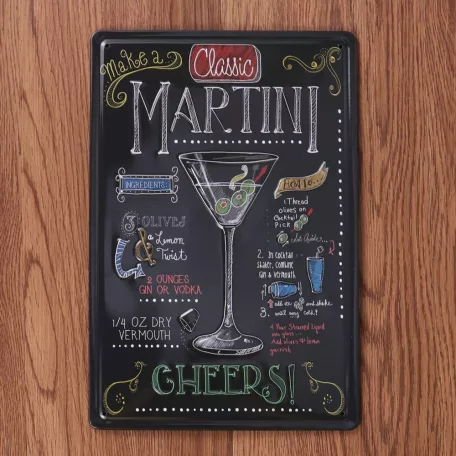 Vintage Dekor Fémtábla, dombornyomott 'MARTINI' felirat, retro hangulatú kialakítás, 20x30cm, sötét háttér