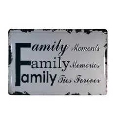   Vintage Dekor Fémtábla, dombornyomott 'Family' felirat, retro hangulatú kialakítás, 30x20cm