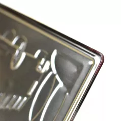   Vintage Dekor Fémtábla, dombornyomott 'give your brain night off!' felirat, retro hangulatú kialakítás, 30x20cm