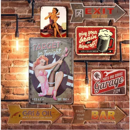 Vintage Dekor Fémtábla, dombornyomott 'give your brain night off!' felirat, retro hangulatú kialakítás, 30x20cm