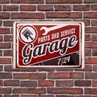 Vintage Dekor Fémtábla, dombornyomott 'Parts and service Garage 7/24' felirat, retro hangulatú kialakítás, 30x20cm