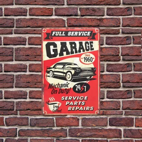 Vintage Dekor Fémtábla, dombornyomott 'GARAGE SERVICE PARTS REPAIRS' felirat, retro hangulatú kialakítás, 20x30cm