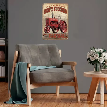 Vintage Dekor Fémtábla, dombornyomott 'BUY A... FARMALL' felirat és traktor minta, retro hangulatú kialakítás, 20x30cm