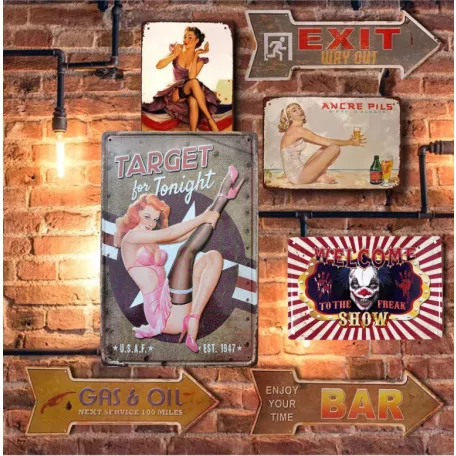 Vintage Dekor Fémtábla, dombornyomott 'WELCOME TO THE FREAK SHOW' felirat, retro hangulatú kialakítás, 30x20cm