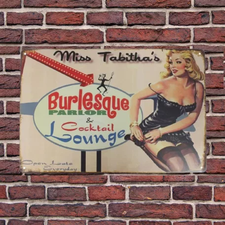 Vintage Dekor Fémtábla, dombornyomott 'Burlesque Parlor & Cocktail Lounge' felirat, retro hangulatú kialakítás, 20x30cm