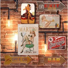   Vintage Dekor Fémtábla, dombornyomott, 'Martini Extra Dry' felirat, retro hangulatú kialakítás, 20x30cm