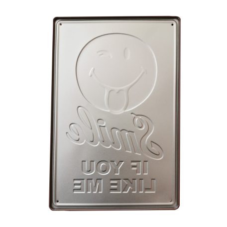 Vintage Dekor Fémtábla, dombornyomott 'Smile if you Like me' felirat, retro hangulatú kialakítás, 20x30cm