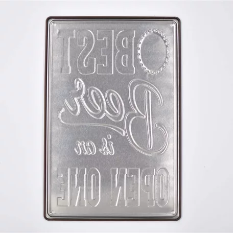 Vintage Dekor Fémtábla, dombornyomott 'Best BEER' felirat, retro hangulatú kialakítás, 20x30cm