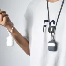 AirPods 2 Nyakba és Táskára Akasztható Szilikon Védőtok, fehér