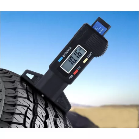 Digitális gumiabroncs profilmélység mérő, 0 és 25.4mm között, LCD kijelzős, hordozható, fekete