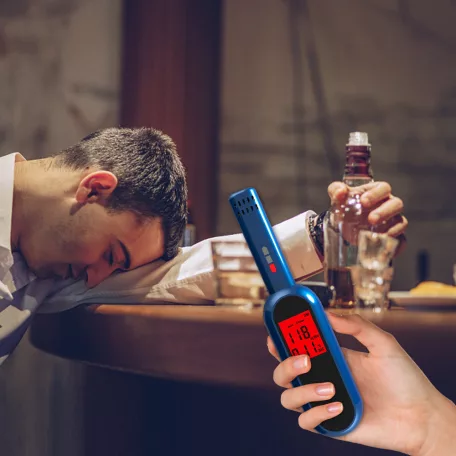 Professzionális Digitális Alkoholszonda, LCD kijelzővel, gyors elemzés, pontosság +/- 0,01% BAC, érintésmentes, újratölthető akkumulátor, szürke