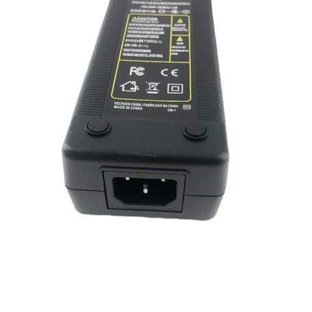 Hálózati Szivargyújtós Átalakító Adapter, AC 230V, DC 12V/5A/60W, szivargyújtóra alakít, 2 méter, fekete