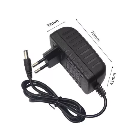 Univerzális hálózati adapter tápegység, 12V/2A kimenet, Ø5.5/2.5mm csatlakozó, fekete